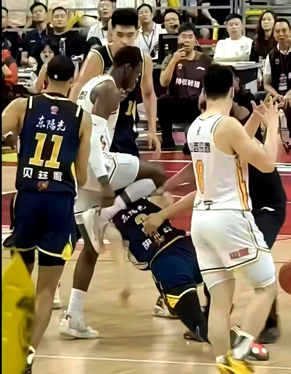 九游体育亚洲官网-广东队遭逆转，球员失利心情低落的简单介绍