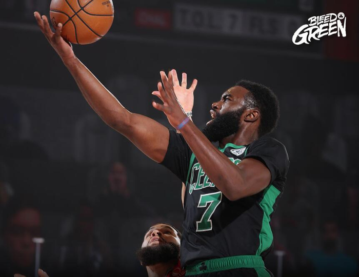 关于猛龙客场战胜梦幻，保持不败势头的信息