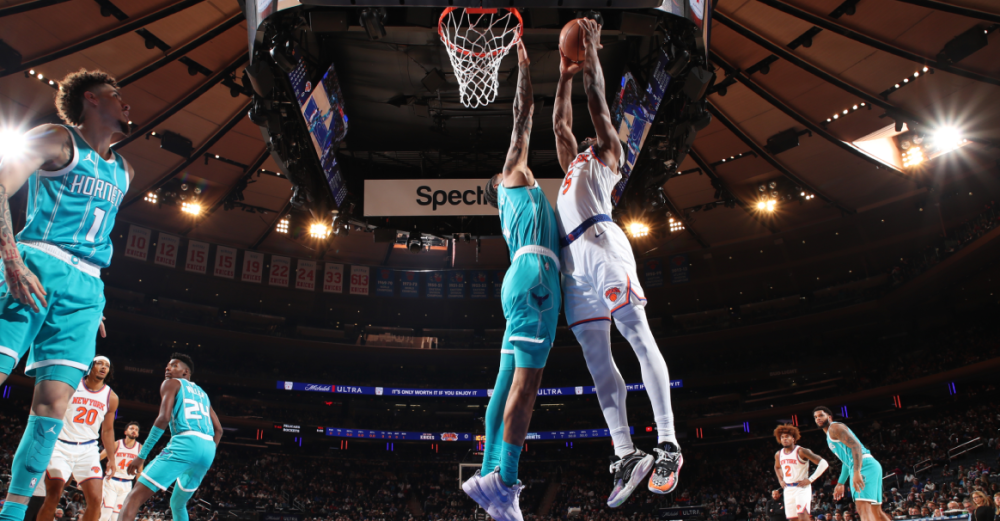 尼克斯战胜黄蜂，实现逆转